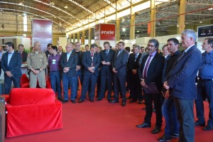 Autoridades e lideranças do setor moveleiro participaram da solenidade de abertura