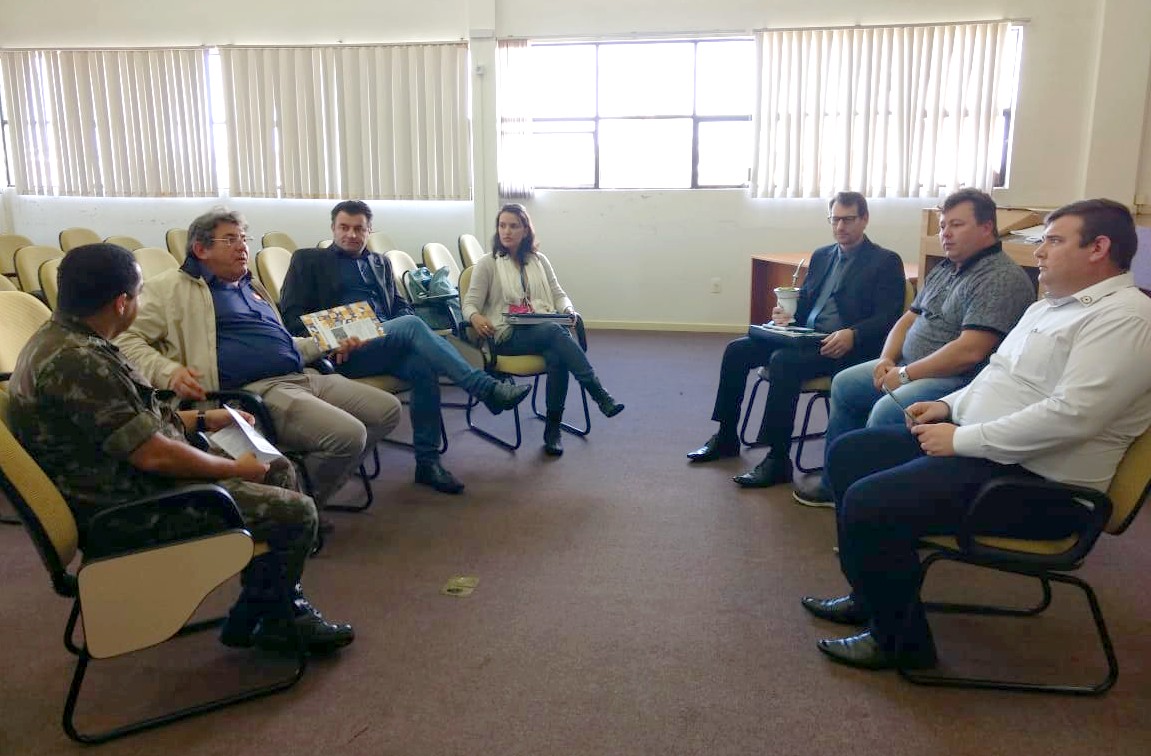 Rotary Chapecó (Distrito 4740) e representantes do IOM e exército brasileiro em visita ao Simovale (Foto – Simovale)